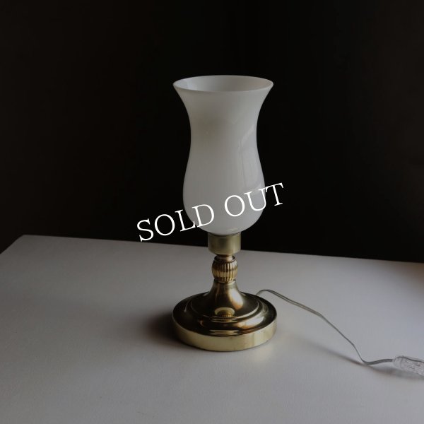USAヴィンテージミルクガラスチムニーシェード真鍮テーブルライト｜アンティーク卓上照明
