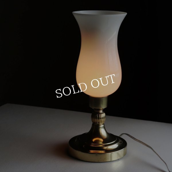 USAヴィンテージミルクガラスチムニーシェード真鍮テーブルライト｜アンティーク卓上照明
