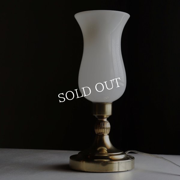 USAヴィンテージミルクガラスチムニーシェード真鍮テーブルライト｜アンティーク卓上照明