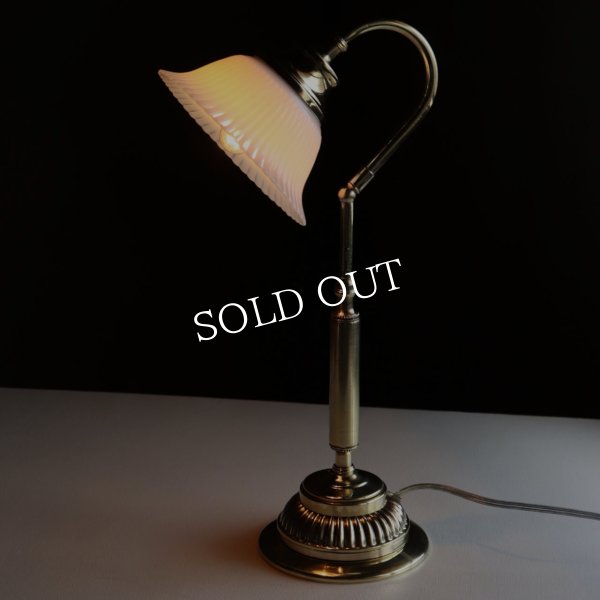 USAヴィンテージミルクガラスフリルシェード真鍮テーブルライト｜アンティークオパリンガラス乳白色硝子卓上照明