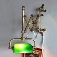 バンカーズシザーアームブラケットライト｜真鍮蛇腹壁掛け照明グリーンシェードランプ