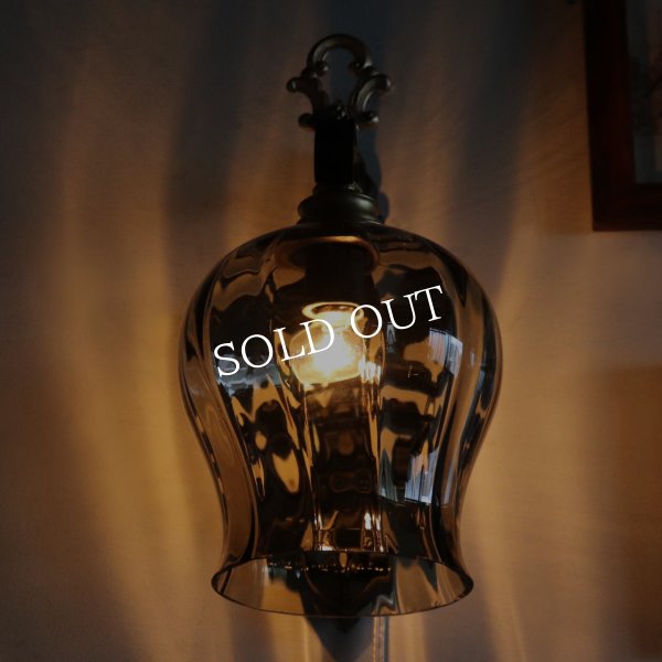 USAヴィンテージスモークガラス付アイアンブラケットライト壁掛け照明｜アイロン五徳アンティークランプ