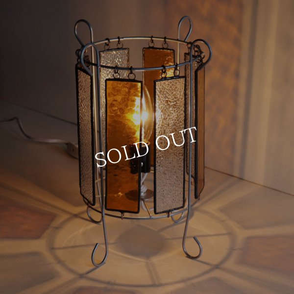 ヴィンテージアンバーガラス＆梨地ガラスのステンドグラステーブルライト｜卓上照明デスクライト琥珀クリア古硝子