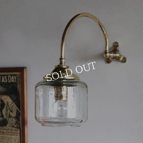 USAヴィンテージガラスグローブシェード真鍮製ブラケットライト｜インダストリアル壁掛け照明