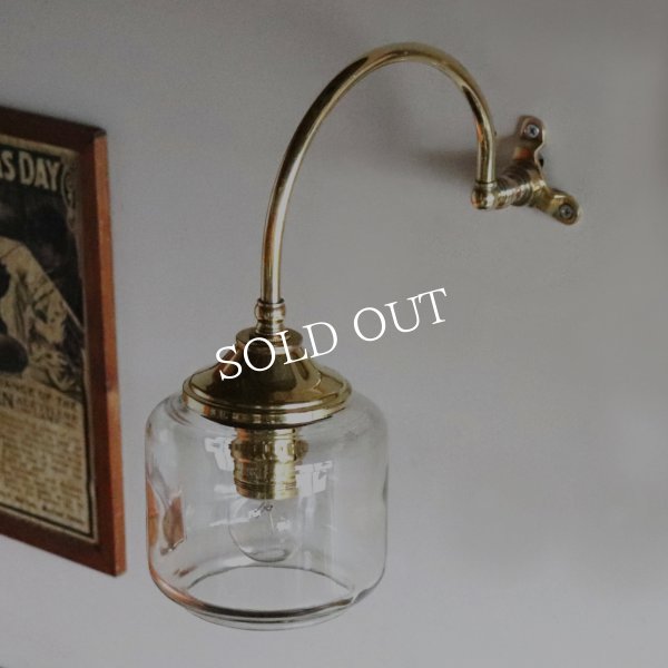 USAヴィンテージガラスグローブシェード真鍮製ブラケットライト｜インダストリアル壁掛け照明