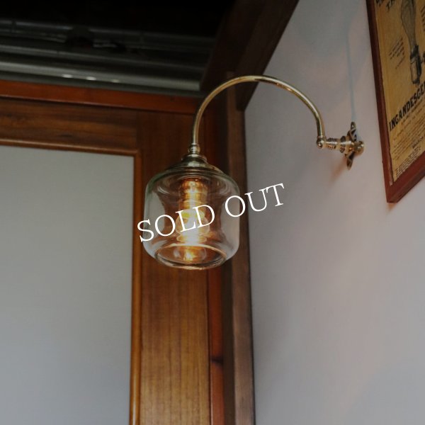 USAヴィンテージガラスグローブシェード真鍮製ブラケットライト｜インダストリアル壁掛け照明