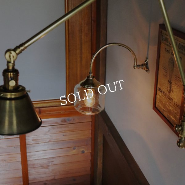 USAヴィンテージガラスグローブシェード真鍮製ブラケットライト｜インダストリアル壁掛け照明