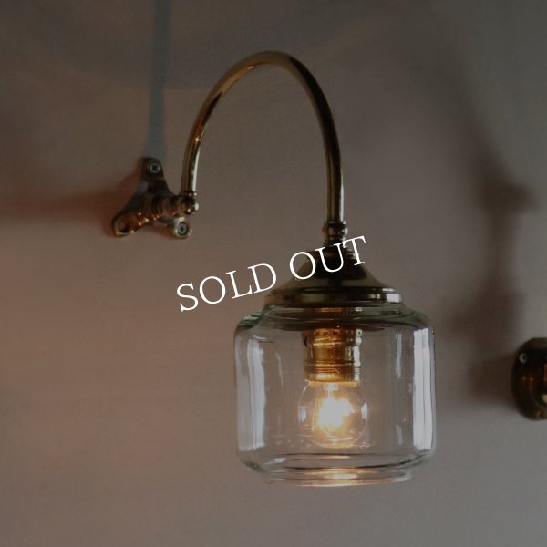 USAヴィンテージガラスグローブシェード真鍮製ブラケットライト｜インダストリアル壁掛け照明