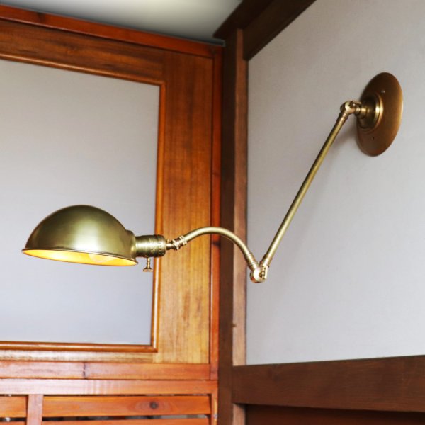 3点角度調整付きブラスラウンドシェードインダストリアルブラケットライト｜真鍮壁掛け照明