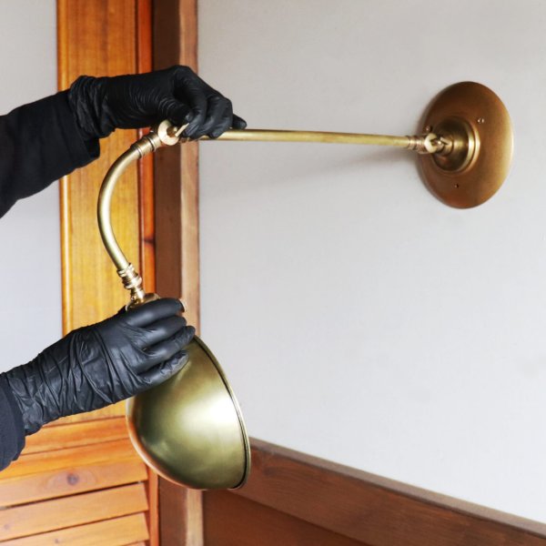 3点角度調整付きブラスラウンドシェードインダストリアルブラケットライト｜真鍮壁掛け照明