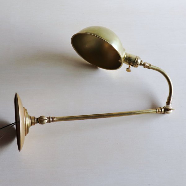 3点角度調整付きブラスラウンドシェードインダストリアルブラケットライト｜真鍮壁掛け照明