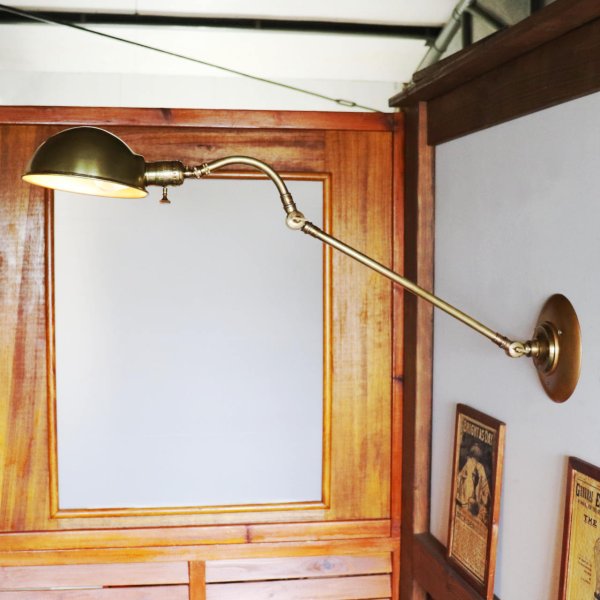 3点角度調整付きブラスラウンドシェードインダストリアルブラケットライト｜真鍮壁掛け照明