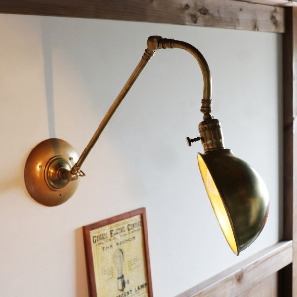 3点角度調整付きブラスラウンドシェードインダストリアルブラケットライト｜真鍮壁掛け照明
