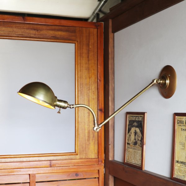 3点角度調整付きブラスラウンドシェードインダストリアルブラケットライト｜真鍮壁掛け照明