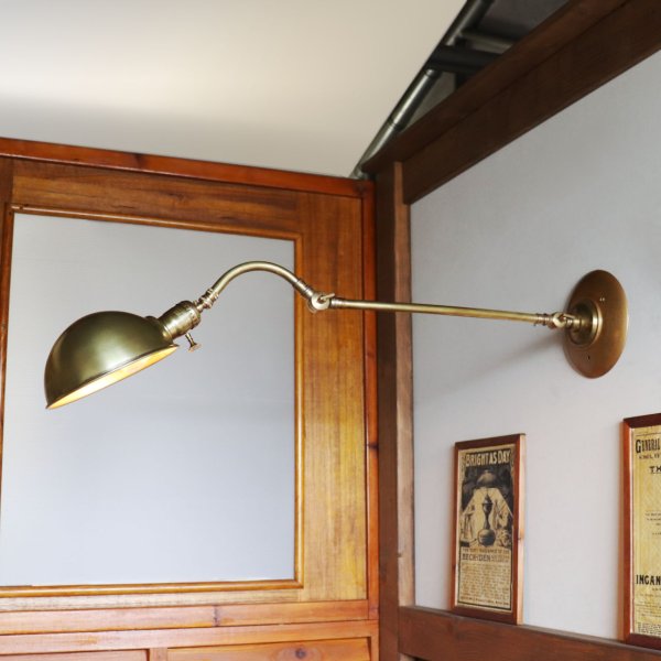 3点角度調整付きブラスラウンドシェードインダストリアルブラケットライト｜真鍮壁掛け照明