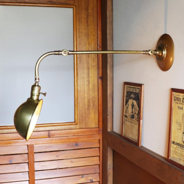 3点角度調整付きブラスラウンドシェードインダストリアルブラケットライト｜真鍮壁掛け照明