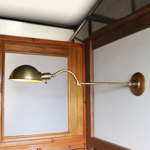 3点角度調整付きブラスラウンドシェードインダストリアルブラケットライト｜真鍮壁掛け照明