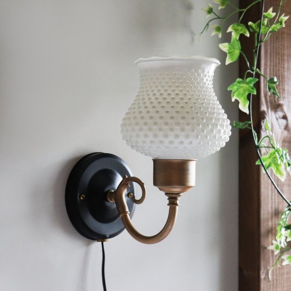 USAヴィンテージホブネイルシェードミニブラケットライト壁掛け照明｜ミッドセンチュリー・ミルクガラスウォールランプ