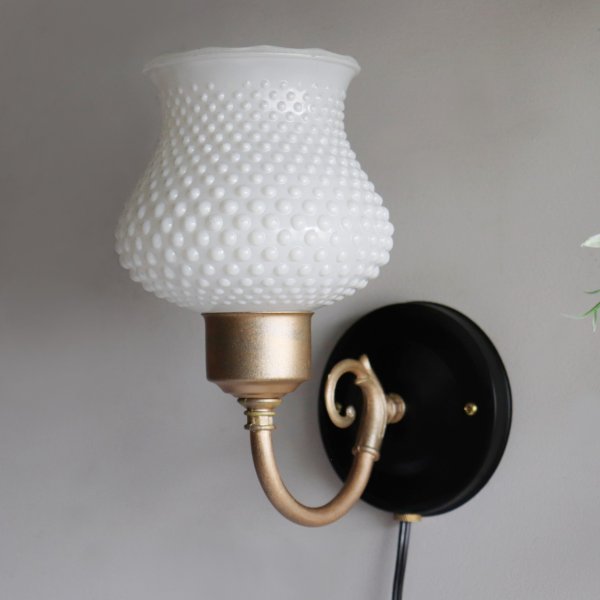 USAヴィンテージホブネイルシェードミニブラケットライト壁掛け照明｜ミッドセンチュリー・ミルクガラスウォールランプ