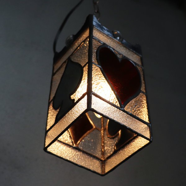 ヴィンテージガラス製ステンドグラスペンダントライト・トランプ柄｜天井吊下げ照明ハート・ダイヤ・スペード・クラブ