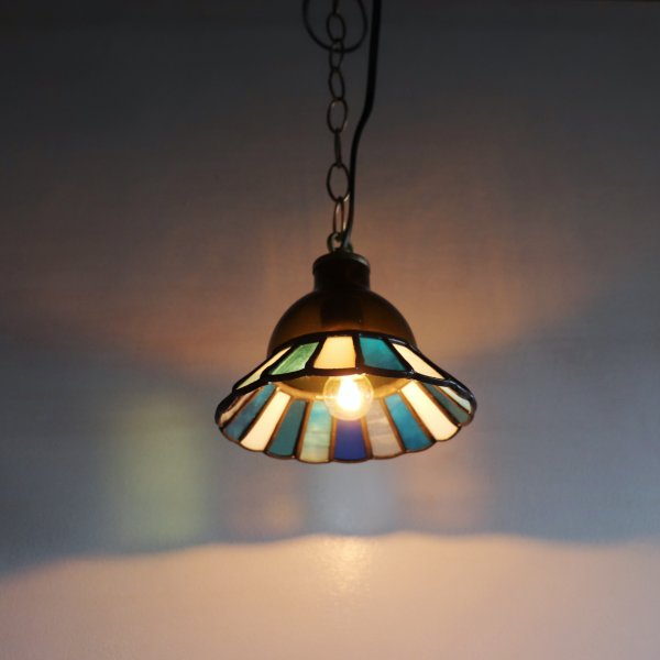 【ブルー】ステンドグラスミニペンダントライト花型｜吊下げ照明・天井照明