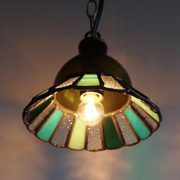 【グリーン】ステンドグラスミニペンダントライト花型｜吊下げ照明・天井照明