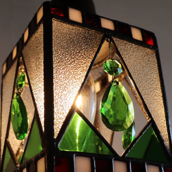 クリスマスカラー&ヴィンテージプリズムのステンドグラスペンダントライト｜天井吊り下げ照明