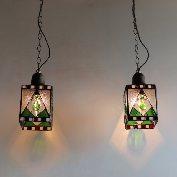 クリスマスカラー&ヴィンテージプリズムのステンドグラスペンダントライト｜天井吊り下げ照明