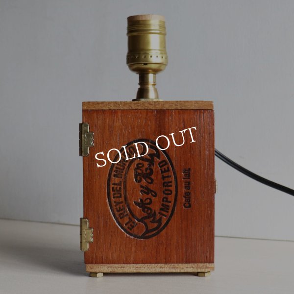 コレクティブルシガーボックスミニテーブルライト卓上照明｜葉巻煙草ウッドボックス・木箱型ランプ