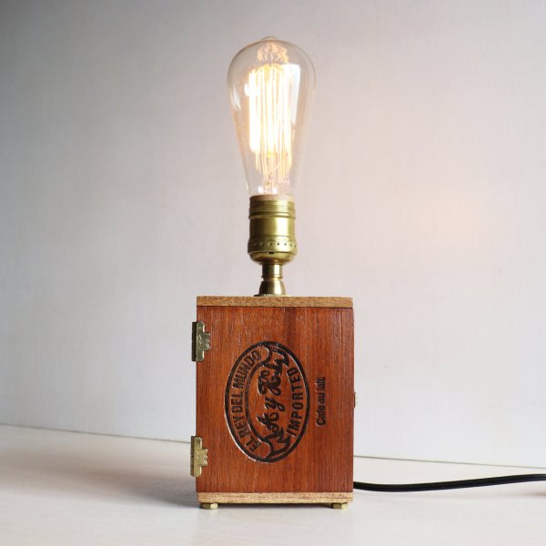 コレクティブルシガーボックスミニテーブルライト卓上照明｜葉巻煙草ウッドボックス・木箱型ランプ