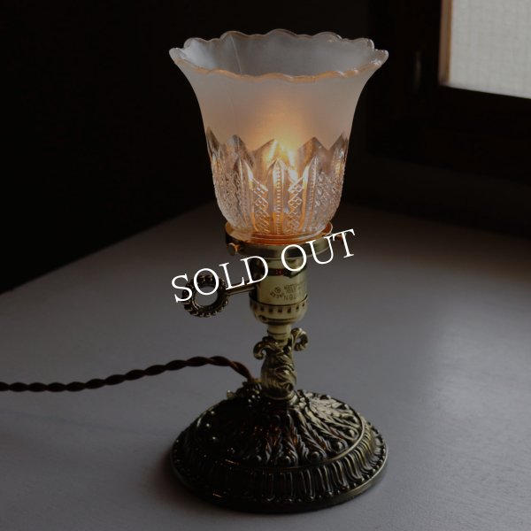 USAヴィンテージアラベスク柄ガラスシェード付きカフェランプ｜ヴィクトリアン卓上照明ミニテーブルライト