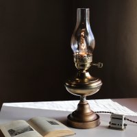 画像1: USAヴィンテージオイルランプスタイルテーブルライト卓上照明|アンティークゴールド・ガラスチムニーハリケーン