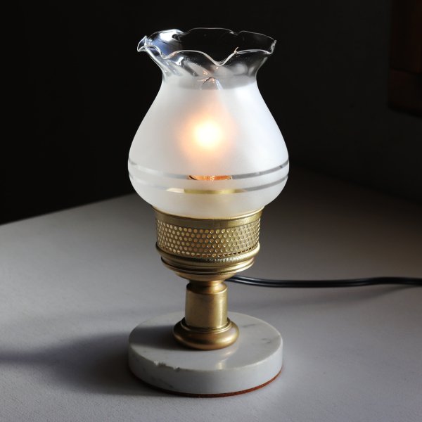 USAヴィンテージフリルトップフロストガラスチムニーのカフェランプテーブルライト卓上照明