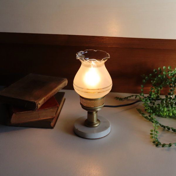 USAヴィンテージフリルトップフロストガラスチムニーのカフェランプテーブルライト卓上照明