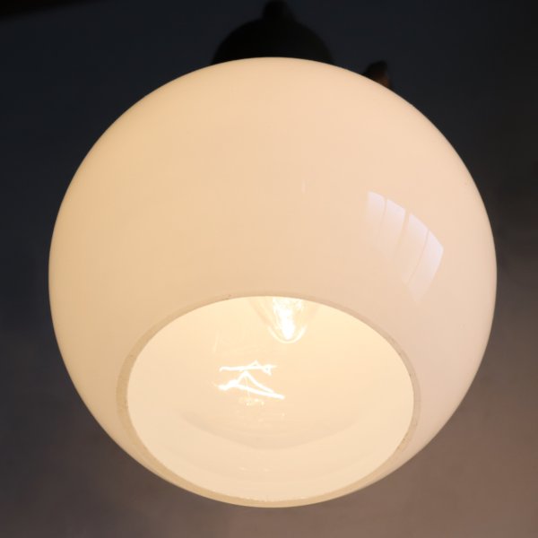 ヴィンテージミルクガラスブラケットライト｜コロニアル壁付け照明・真鍮古美仕上げ