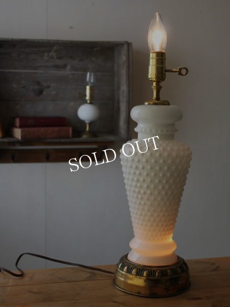 画像3: USAヴィンテージ鍵スイッチ付ミルクガラス製ホブネイル3Wayテーブルランプ｜アンティークヴィクトリアン卓上照明テーブルライト (3)