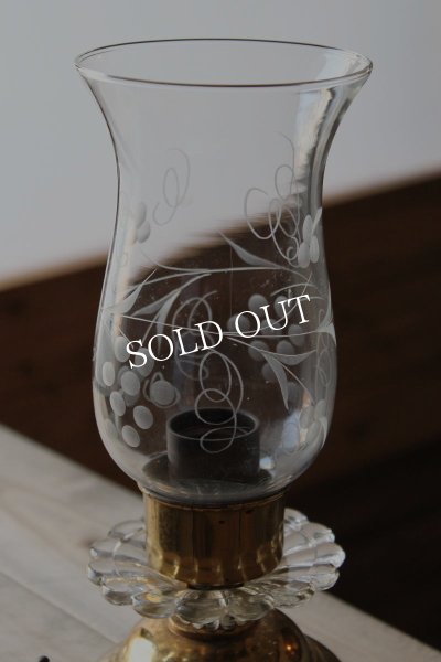 画像5: USAアメリカンヴィンテージ葡萄模様ガラスチムニー付真鍮テーブルライト｜卓上照明ハリケーンランプ (5)