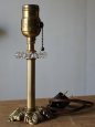 画像4: USAヴィンテージ卓上照明ホブネイルガラス&花柄レリーフの真鍮テーブルランプ｜ヴィクトリアンライト (4)