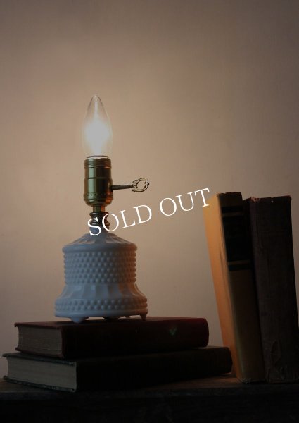 画像3: USAヴィンテージ卓上照明鍵スイッチ付ホブネイルミルクガラスのテーブルライト｜アンティークテーブルランプ (3)