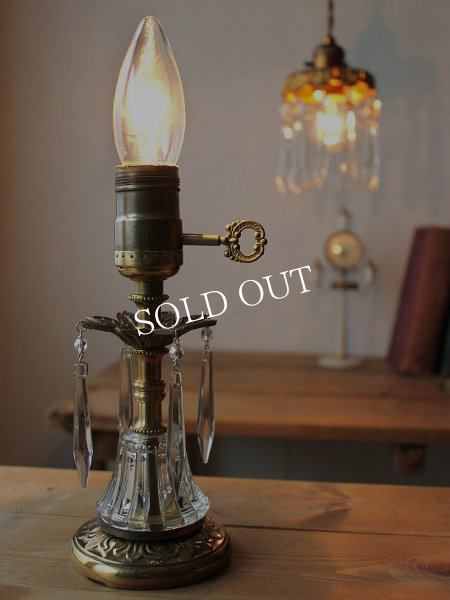 画像2: USAヴィンテージ卓上照明アロープリズム付真鍮製ミニテーブルライト｜ヴィクトリアンランプシャンデリア槍型ドロップ (2)