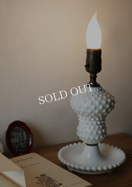 アンティークテーブルランプ｜ホブネイルミルクガラス卓上照明ライト