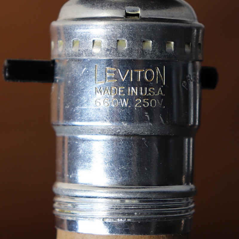 アルミのケットはヴィンテージのUSA LEVITON社製