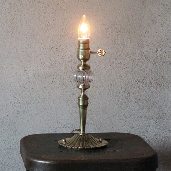 USAアンティークテーブルライト｜卓上照明キー鍵とガラス飾りランプ 