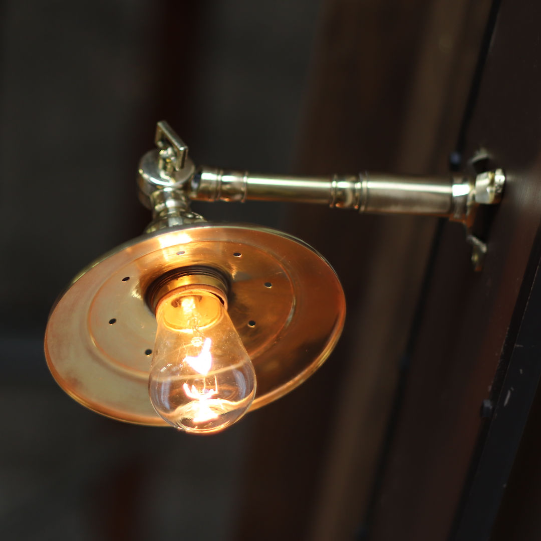 【小】インダストリアル真鍮製平皿シェード&角度調整付ブラケットライト｜工業系壁掛け照明