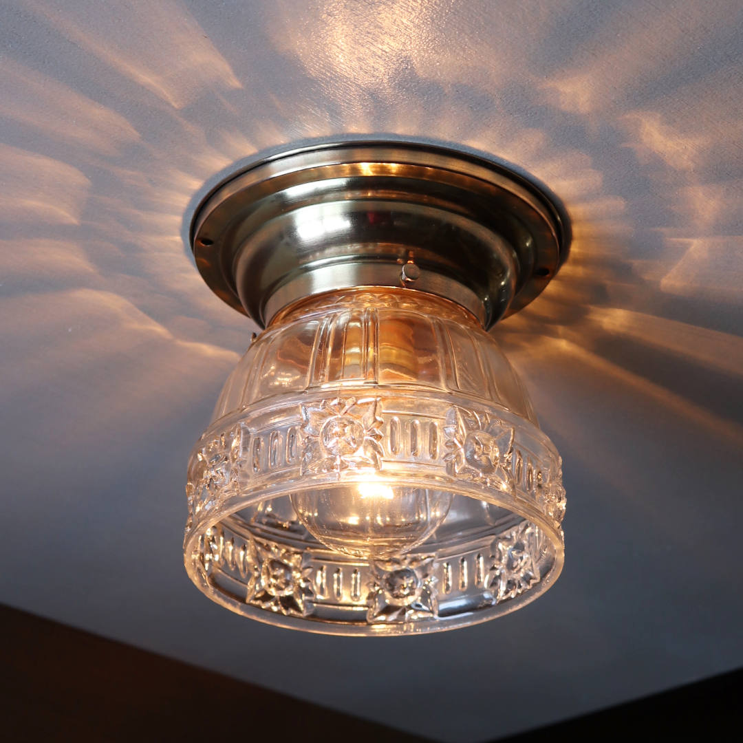 USAヴィンテージガラスシェード真鍮製シーリングライト｜アンティーク天井照明