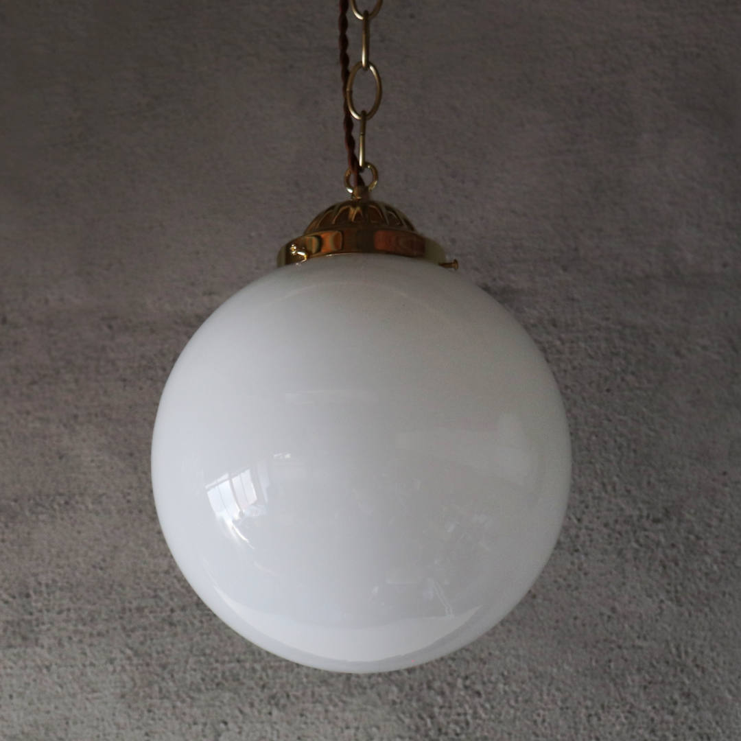 USAヴィンテージミルクガラス製ラウンドボールハンギングランプ・ペンダントライト｜天井照明